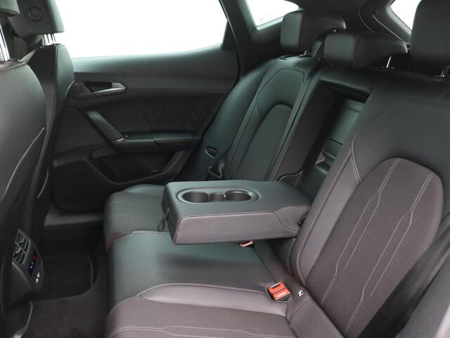 Cupra Formentor 1.4 e-Hybrid Business 204PK DSG Achteruitrijcamera, Keyless, Side Assist, Voorruitverwarming, Stuurverwarming, Navi, 18" LM Velgen, Adaptieve Cruise Control