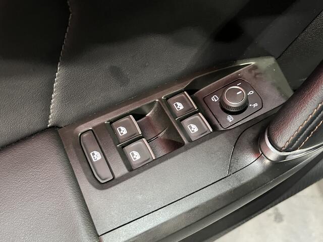 Cupra Formentor 1.4 e-Hybrid VZ Performance / AUTOMAAT/ 245 PK/ PANO/ PARK. SENSOREN/ DODE HOEK/ DCC/ KEYLESS/ STOEL-STUURVERWARM./ TRAVEL ASSIST/ ADAPT. CRUISE/ FULL LINK/ NAVI/ CLIMA/ DAB/ 19" LMV