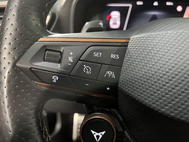 Cupra Formentor 1.4 e-Hybrid VZ Performance / AUTOMAAT/ 245 PK/ PANO/ PARK. SENSOREN/ DODE HOEK/ DCC/ KEYLESS/ STOEL-STUURVERWARM./ TRAVEL ASSIST/ ADAPT. CRUISE/ FULL LINK/ NAVI/ CLIMA/ DAB/ 19" LMV