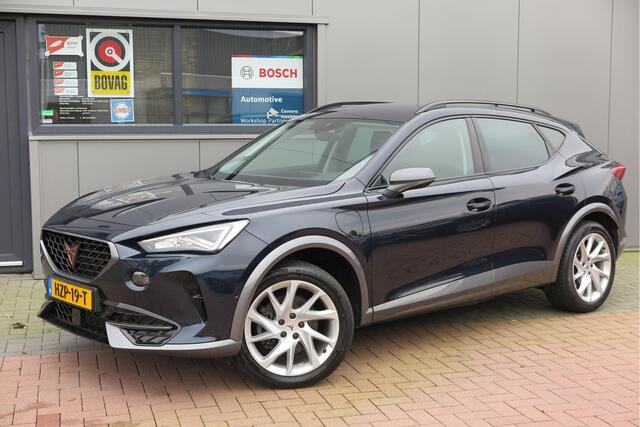 Cupra Formentor 1.4 e-Hybrid 204pk Business. Led , Trekhaak , PDC , Clima, Stuurwiel verwarmd , LMV , Carplay, etc .