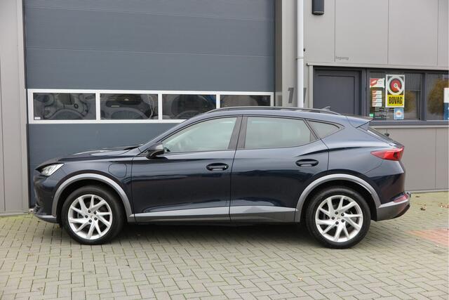 Cupra Formentor 1.4 e-Hybrid 204pk Business. Led , Trekhaak , PDC , Clima, Stuurwiel verwarmd , LMV , Carplay, etc .