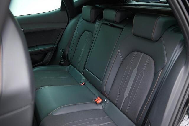 Cupra Formentor 1.4 e-Hybrid VZ Performance |Pano|Buttons|Memory|Dodehoek|Ambient|