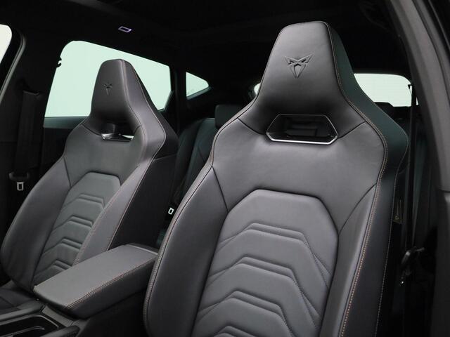 Cupra Formentor 1.5 TSI e-Hybrid 204PK FL DSG · Panoramadak · Leder · Trekhaak · Garantie tot juli 2028 of 150000km.