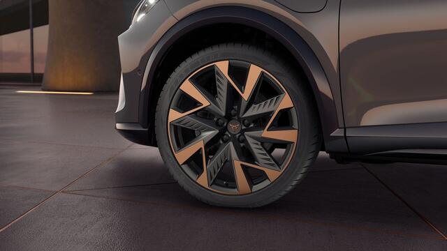 Cupra Formentor 1.5 TSI e-Hybrid 204 6DSG Business | Achteruitrijcamera | Digitaal instrumentenpaneel (Virtual Cockpit) | Draadloze Apple CarPlay(TM), Android Auto(TM)