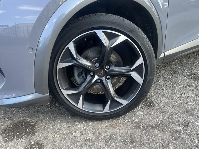 Cupra Formentor 1.4 e-Hybrid VZ Performance 245PK!! // SCHUIF-KANTELDAK // DODEHOEK // ADAPT. CRUISE // CAMERA+SENSOREN // ELEK. KLEP // NAVI+CARPLAY //