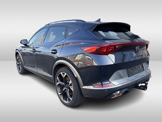 Cupra Formentor 1.4 e-Hybrid 245pk Performance DSG Automaat Panoramadak / Navigatie / 360 Camera / Virtual Cockpit / Trekhaak / Parkeersensoren achter & voor en automatische inparkeerhulp