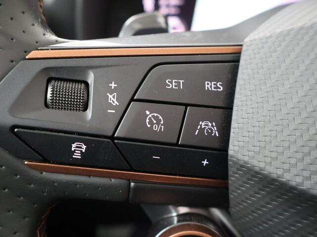 Cupra Formentor 1.4 e-Hybrid VZ Performance | 245 PK | SoH 94% | Trekhaak wegklapbaar | Panoramadak | Verwarmde voorstoelen / voorruit | Virtual pedal |