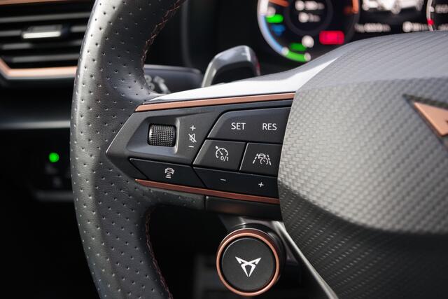 Cupra Formentor 1.4 e-Hybrid VZ 245 PK Copper Edition, Panoramadak BREMBO Remmen, Leder, Stuur-Startknop, Memory