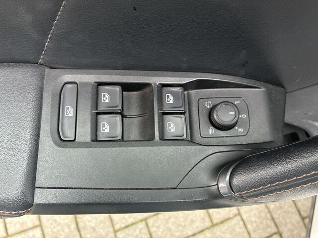 Cupra Formentor 1.4 TSI 204pk DSG e-Hybrid Essential Limited · Panoramadak · Camera · Apple/Android Car Play · Stuurwielverwarming · Keyless · Sfeerverlichting ·