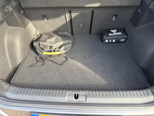 Cupra Formentor 1.4 e-Hybrid Performance VZ 245 PK f1 stuur Bj 2022 Km 59.000 Nap 1e eigen