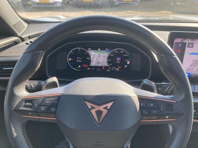 Cupra Formentor 1.4 e-Hybrid/204PK DSG Performance · Panoramadak · Trekhaak · Camera + Parkeersensoren · Dodehoeksensor · Apple/Android Car Play ·