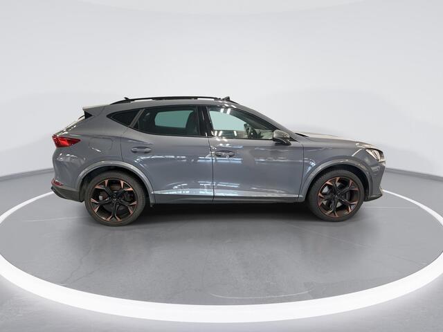 Cupra Formentor 1.4 TSI e-Hybrid 245pk VZ Performance Limited · Panoramadak · Trekhaak · Camera · Keyless · Stuur- & Stoelverwarming · Elek. Bestuurdersstoel + Geheugen · ACC · Garantie t/m 28-11-2027 of 80.000km