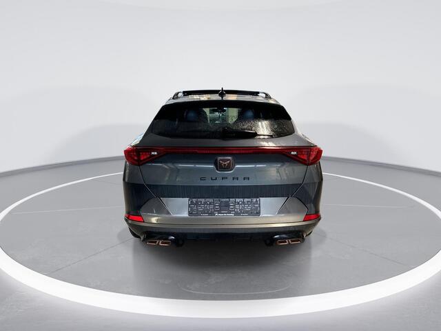 Cupra Formentor 1.4 TSI 245pk DSG e-Hybrid VZ Performance Limited · Panoramadak · Camera · Keyless · Stuur- & Stoelverwarming · Elek. Bestuurdersstoel + Geheugen · ACC ·