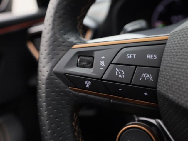 Cupra Formentor 1.4e-Hybrid 180kW/245PK VZ DSG · Panoramadak · Navigatie · Apple/Android Car Play · 360°Camera + Parkeersensoren