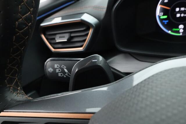 Cupra Formentor 1.4 e-Hybrid 245PK VZ Copper Edition | Kuipstoelen | Cupra-Stuur | Elek. Trekhaak | Dig. Cockpit | Stuur-Stoelverw. | Camera+ PDC | Elek. Klep | Sfeerverl. | Nav+CarPlay V