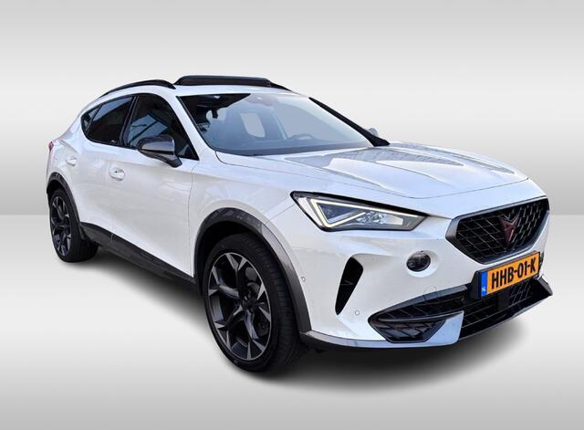 Cupra Formentor 1.4 e-Hybrid VZ Performance / Trekhaak / Panoramadak / Camera / Sfeerverlichting / 19'' / Virtual Cockpit / LED / Keyless / DAB / Stoelverwarming / DAB / ACC
