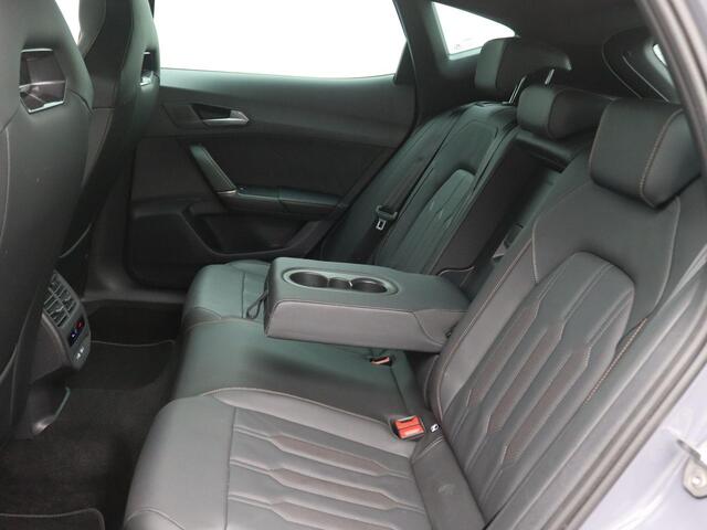 Cupra Formentor 1.4 e-Hybrid VZ Copper Edition 245PK DSG SOH 100%, Pano-Schuifdak, Trekhaak, 360gr. Camera, Matrix Led-Verlichting, Keyless, Side Assist, Stoel-Stuurverwarming, Memorystoel