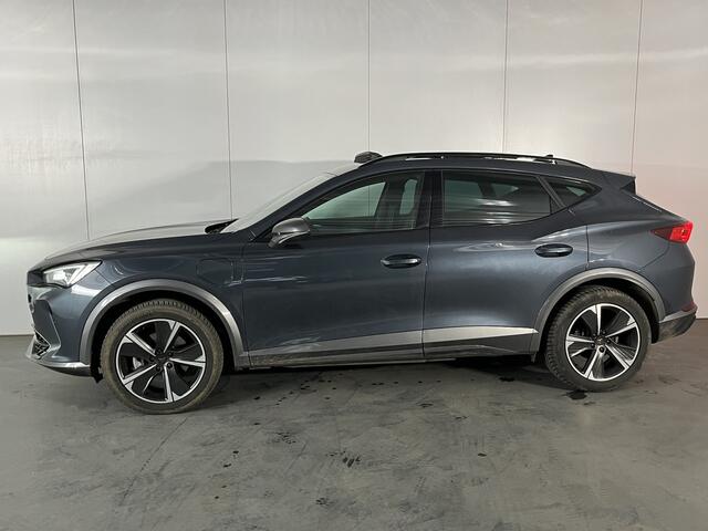 Cupra Formentor 1.4 e-Hybrid Performance / AUTOMAAT/ PANO/ KEYLESS/ DIGITAL DASH/ FULL LINK/ NAVI/ CLIMA/ STOELVERWARM./ PARK. SENSOREN + CAMERA