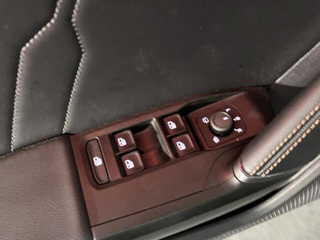 Cupra Formentor 1.4 e-Hybrid Performance / AUTOMAAT/ PANO/ KEYLESS/ DIGITAL DASH/ FULL LINK/ NAVI/ CLIMA/ STOELVERWARM./ PARK. SENSOREN + CAMERA