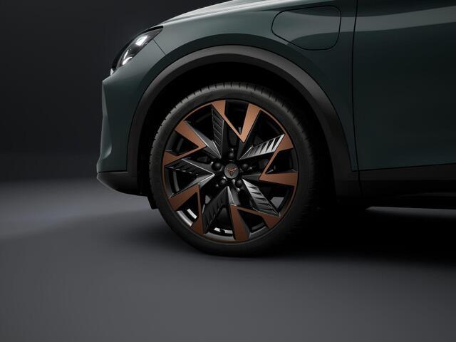 Cupra Formentor 1.5 TSI e-Hybrid Business 204pk / Sandstorm Copper velgen / Navigatie pakket / Sennheiser immersive geluid