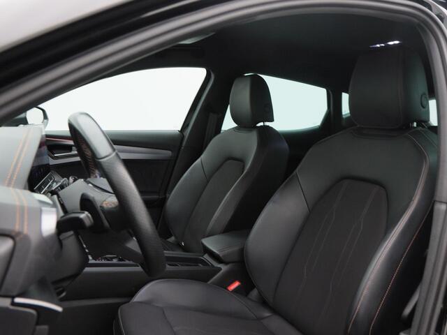 Cupra Formentor 1.4 e-Hybrid 204 Pk Essential | Stoel/Stuur Verwarming | Adaptive Cruise | Full LED | Navigatie | CarPlay | 19 Inch 89.657 Km !!