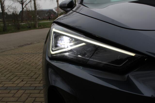 Cupra Formentor 1.4 TSI e-Hybrid Essential | Incl. 12 maanden Garantie | Panorama dak | Achteruitrijcamera | Adaptive cruise | Apple CarPlay/Android Auto | Stuurverwarming | Keyless entry/start | Draadloze telefoonlader |