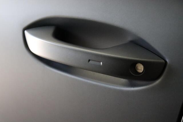 Cupra Formentor 1.5 TSI e-Hybrid VZ Performance Automaat / Virtual Cockpit / 19 Inch / LED Matrix / Sportstoelen / Adaptieve Cruise Control / Achteruitrijcamera / Extra Getint Glas / Apple CarPlay / Stoelverwarming / Parkeersensoren voor+achter / DAB / Climate Control / 