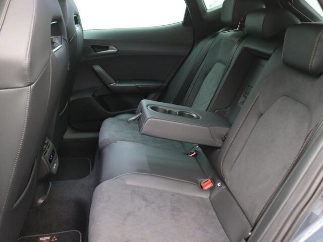 Cupra Formentor 1.5 TSI e-Hybrid VZ Performance 272PK DSG Pano-Schuifdak, Trekhaak, 19" LM Velgen, Sennheiser Audio, 360gr. Camera, Memorystoel, Matrix LED-Verlichting, Stoel-Stuurverwarming