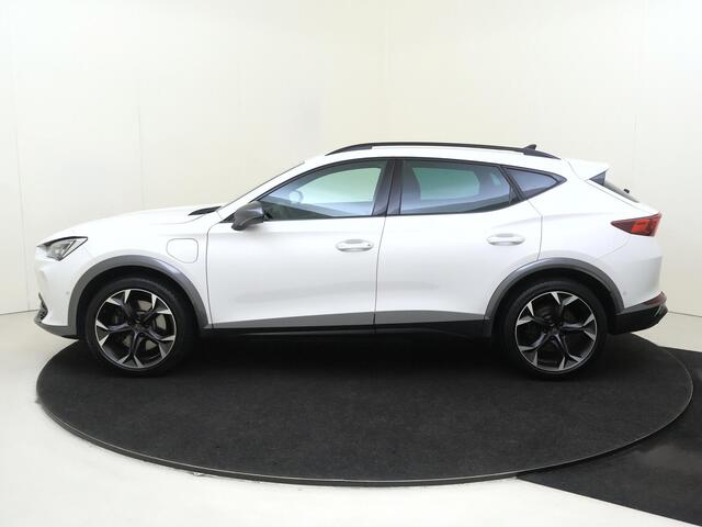 Cupra Formentor 1.4 e-Hybrid VZ Performance | SoH 95% | Adaptieve demping | Parkeerassistent | Stuurwielverwarming | Achteruitrijcamera | Dodehoek detectie | Keyless | Navigatie |