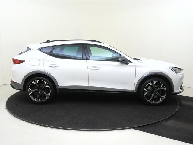 Cupra Formentor 1.4 e-Hybrid VZ Performance | SoH 95% | Adaptieve demping | Parkeerassistent | Stuurwielverwarming | Achteruitrijcamera | Dodehoek detectie | Keyless | Navigatie |