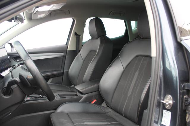 Cupra Formentor 1.5 TSI Business Edition Stuurverwarming l Parkeren Assist l 360 Camera l Apple CarPlay/Android Auto l Adaptief Cruise control l Navigatie I