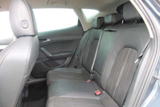 Cupra Formentor 1.5 TSI Business Edition Stuurverwarming l Parkeren Assist l 360 Camera l Apple CarPlay/Android Auto l Adaptief Cruise control l Navigatie I