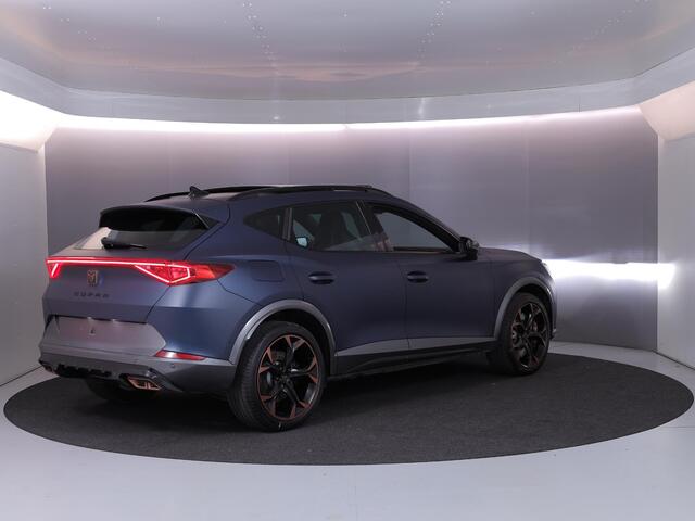 Cupra Formentor 1.4 e-Hybrid VZ Copper Edition 245 pk Automaat (DSG) | Navigatie | Panoramadak | Parkeersensoren (Park assist) | Achteruitrijcamera | Lederen bekleding | Stoelverwarming |