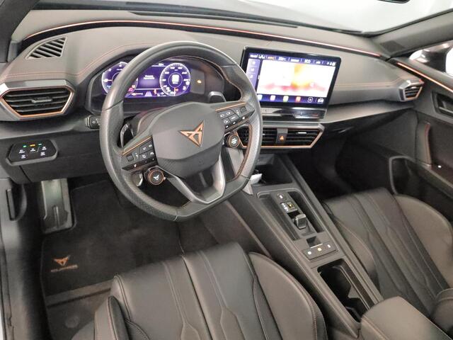 Cupra Formentor 1.4 e-Hybrid VZ Copper Edition 245 pk Automaat (DSG) | Navigatie | Panoramadak | Parkeersensoren (Park assist) | Achteruitrijcamera | Lederen bekleding | Stoelverwarming |