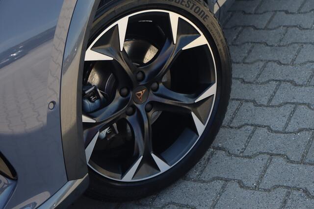 Cupra Formentor 1.4 e-Hybrid Performance | ACC | Camera | Memory |