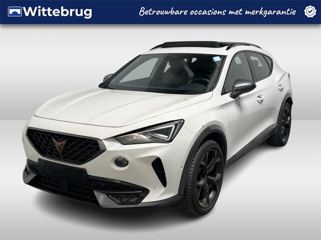 Cupra Formentor 1.4 e-Hybrid VZ Performance / AUTOMAAT/ 245PK/ PANO/ ELEK.ACHTERKLEP/ PARK.SENSOREN V+A/ CAMERA/ DODEHOEK/ KEYLESS/ FULL LINK/ ACC/ STUURVERWARM./ DIGITAL DASH/ RIJ-MODI/ CLIMA/ DAB/ LED/ 19'' LMV