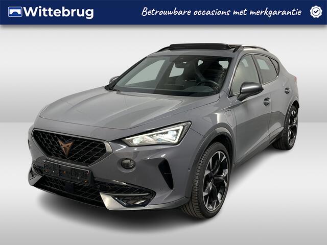 Cupra Formentor 1.4 e-Hybrid VZ Black Edition / 245 PK/ AUTOMAAT/ PANODAK/ MEMORY SEAT/ LEDER/ KEYLESS/ NAVI/ FULL LINK/ STOELVERWARMING/ PARK. SENSOREN + CAMERA