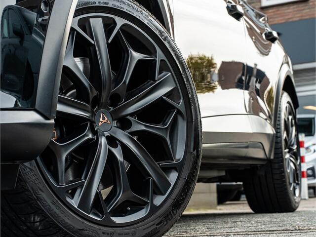 Cupra Formentor 1.4 e-Hybrid VZ Tribe Edition PANO SCHAALSTOELEN 360 CAMERA ELEK STOEL19 INCH BLACK OPTIC STOELVERW