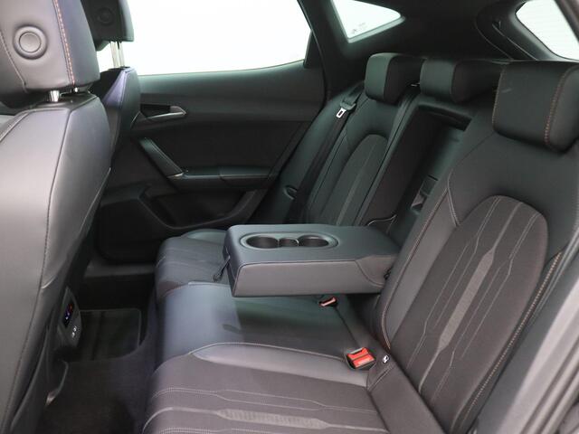 Cupra Formentor 1.4 e-Hybrid Adrenaline 204PK DSG Panoramadak, Elektrische Achterklep, Achteruitrijcamera, Keyless, Side assist, 19'' lichtmetaal, Alarm