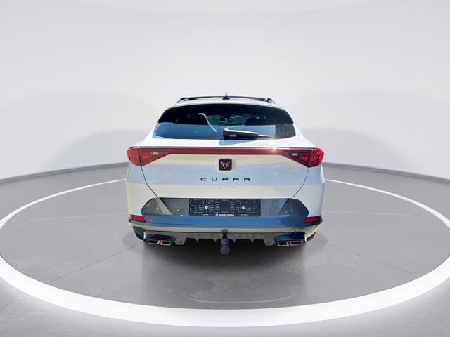 Cupra Formentor 1.4 TSI e-Hybrid 245pk DSG VZ Performance Limited · SOH 96,9% · Panoramadak · Camera · Beats Audio · Inklap. Trekhaak · Elek. Stoel + Geheugen · Stuur- & Stoelverwarming ·