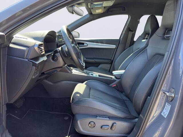 Cupra Formentor 1.4 e-Hybrid Performance /Apple Carplay/Sportstoel+memory/Travel-Side-Lane-Front Assist/Elek. Klep/Stoel-Stuurverw./Camera+Parksens./Sfeerverlichting/Keyless/(MET GARANTIE*)