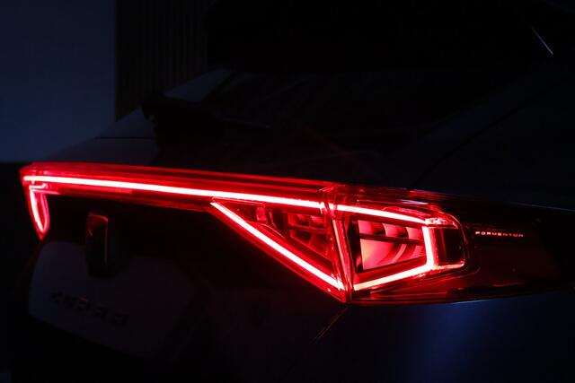 Cupra Formentor 1.4 e-Hybrid VZ Tribe Edition Pano/Matrix LED/Alcantara/Elek. kuipstoelen+mem/Keyless/ACC/Dodehoek