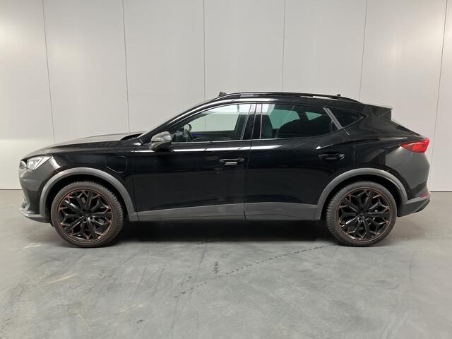 Cupra Formentor 1.4 e-Hybrid VZ Black Edition / AUTOMAAT/ 245 PK/ PANO/ LEER/ DCC/ ACC/ PARK.SENSOR.V+A/ 360 CAMERA/ STUUR+STOELVERWARM./ MEMORY SEAT/ DODEHOEK/ KEYLESS/ FULL LINK/ ELEK.ACHTERKLEP/ BEATS-AUDIO/ 19'' LMV