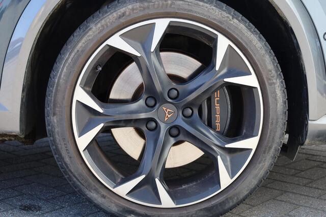 Cupra Formentor 1.4 e-Hybrid VZ Performance wegklapbare trekhaak, achteruitrijcamera, DCC, winterpakket stoelverwarming, park assist, precrash, schaal stoelen half leder, 19" LMV, Exclusive, side assist, acc, adaptieve cruise control, adaptief onderstel, keyless entry +