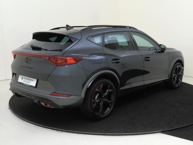Cupra Formentor 1.4 e-Hybrid VZ Performance | SoH 98% | Panoramadak | 360 camera | Parkeerassistent | Dodehoek detectie | Navigatie | Stoel- en stuurwielverwarming | Adaptieve cruise control | Keyless |