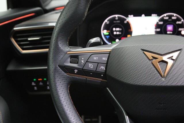 Cupra Formentor 1.4 e-Hybrid VZ 245 PK Performance PHEV, Panoramadak, Keyless, Camera