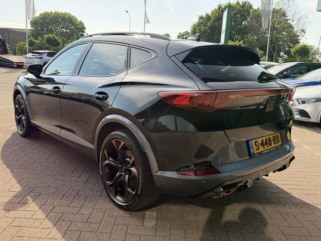 Cupra Formentor 1.4 e-Hybrid VZ Copper Edition PANORAMADAK| LEDER SPORT INTERIEUR| SFEER VERLICHTING| CAMERA| NAVIGATIE| F1 FLIPPERS| DODE HOEK | STOEL/STUUR VERWARMING |