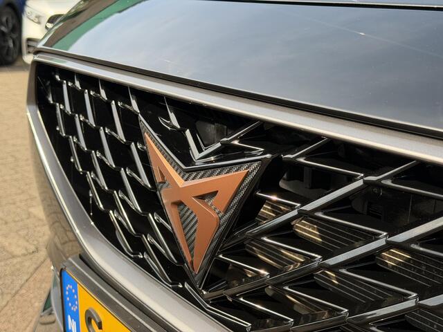 Cupra Formentor 1.4 e-Hybrid VZ Copper Edition PANORAMADAK| LEDER SPORT INTERIEUR| SFEER VERLICHTING| CAMERA| NAVIGATIE| F1 FLIPPERS| DODE HOEK | STOEL/STUUR VERWARMING |