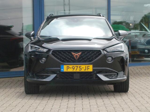 Cupra Formentor 1.4 e-Hybrid Adrenaline, Trekhaak / Carplay + Android Auto / Stoel + stuurverwarming / Camera + Sensoren / 19' Sportvelgen