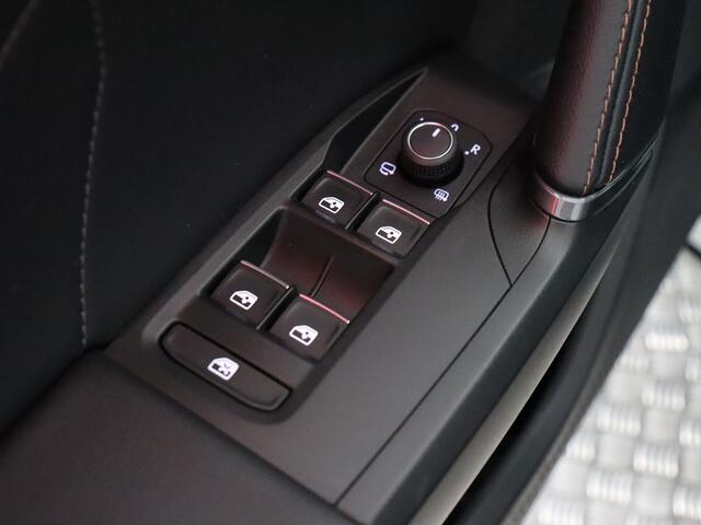 Cupra Formentor 1.5 TSI Business Edition (NL-Auto / Trekhaak / Stoel-Stuurverw. / Camera / ACC)